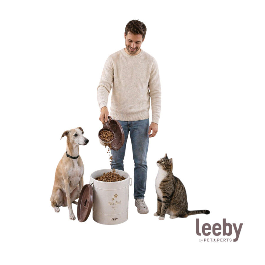 Leeby Cuchara Medidora Plegable Marr&oacute;n para perros y gatos